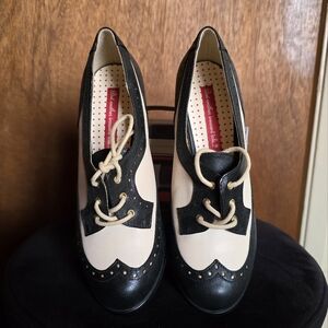 Bait Footwear Black cream Oxford heels